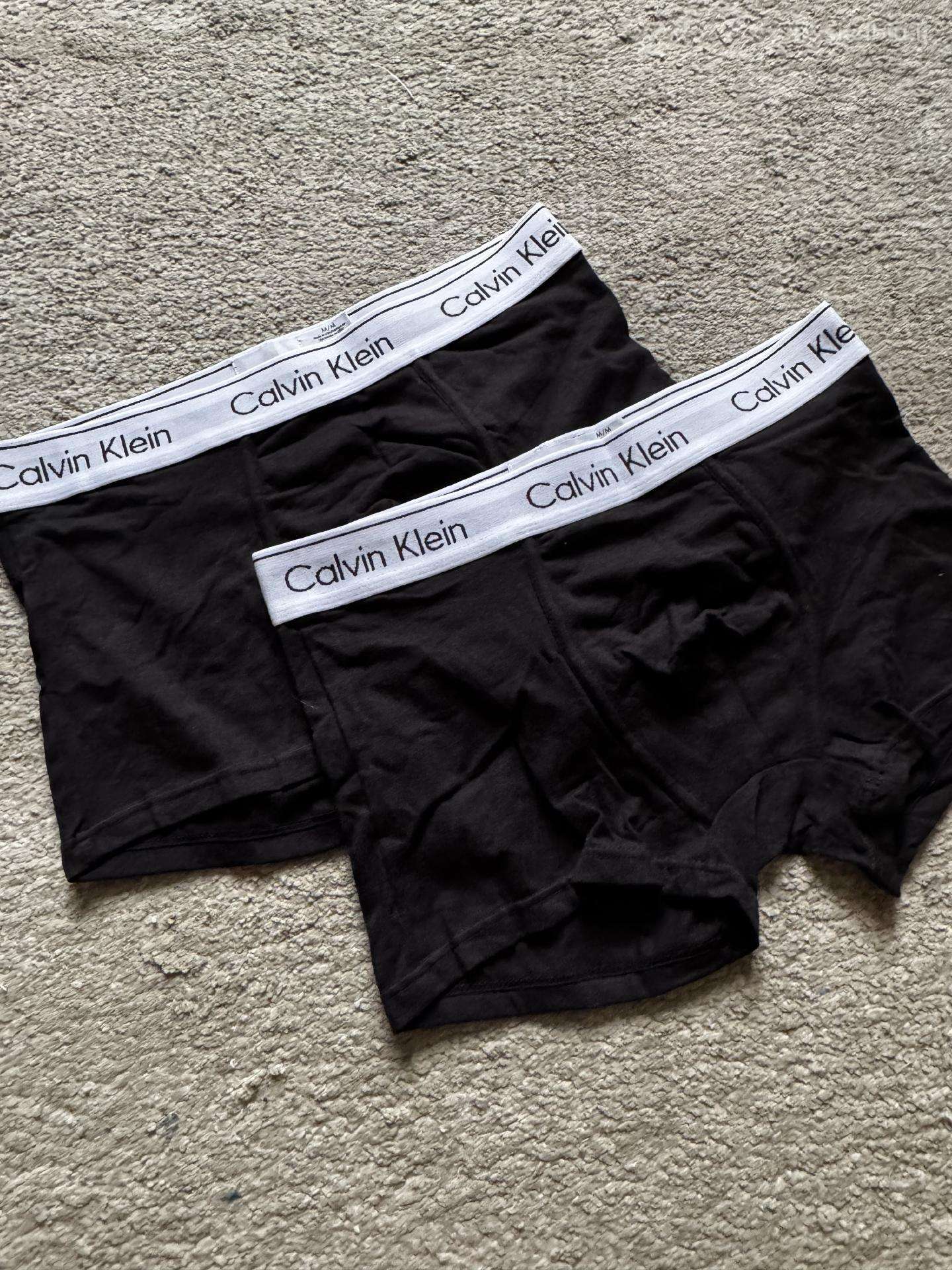Calvin Klein triusikai