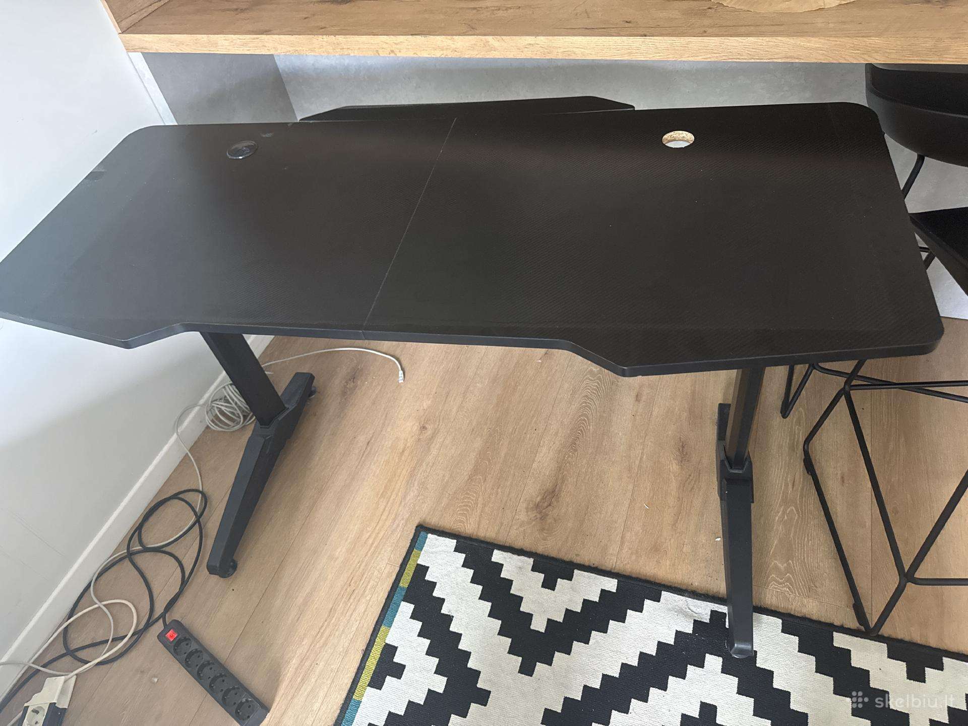 Gaming Desk Skubiai parduodu