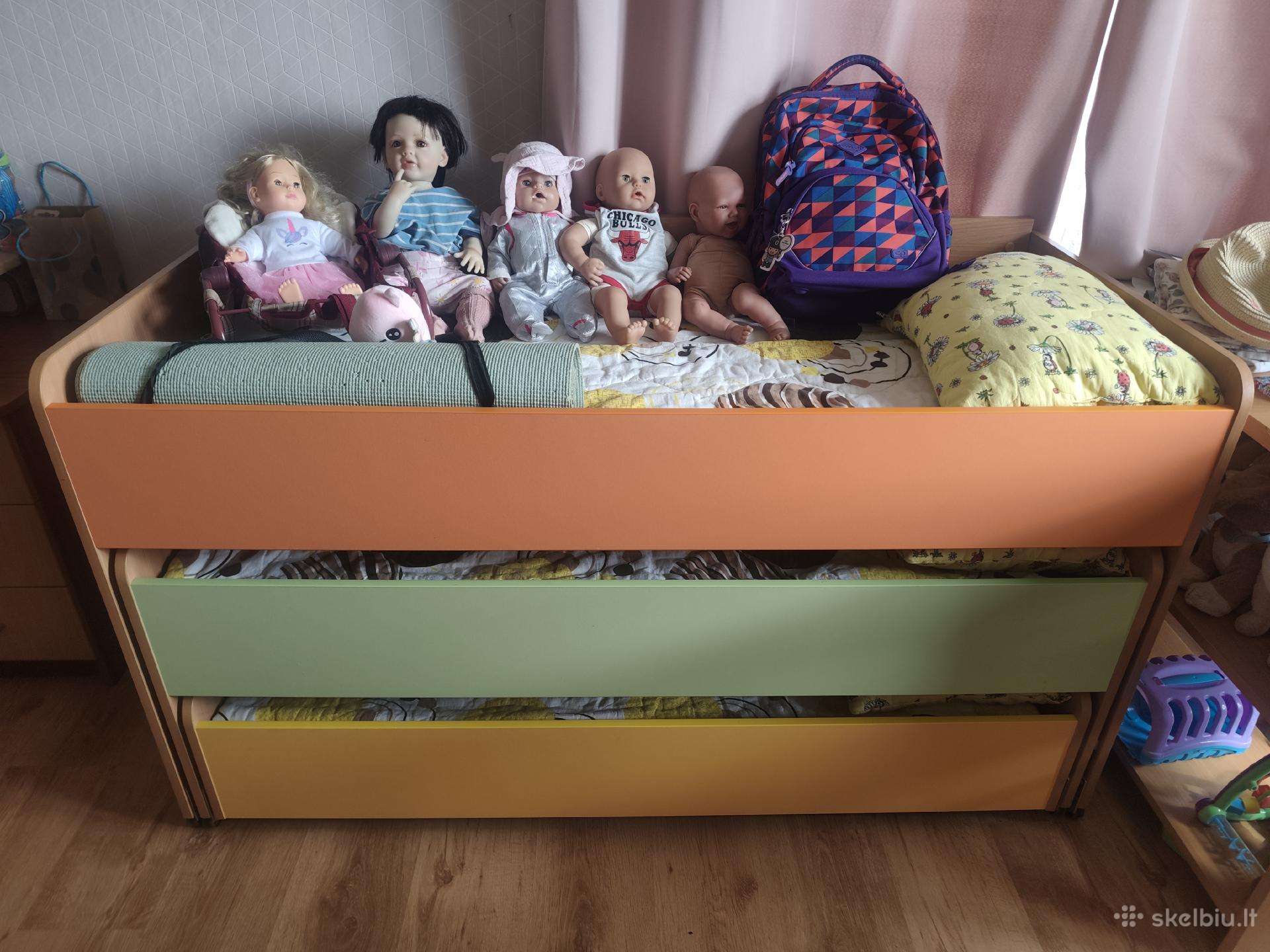 Trijų aukštų lova