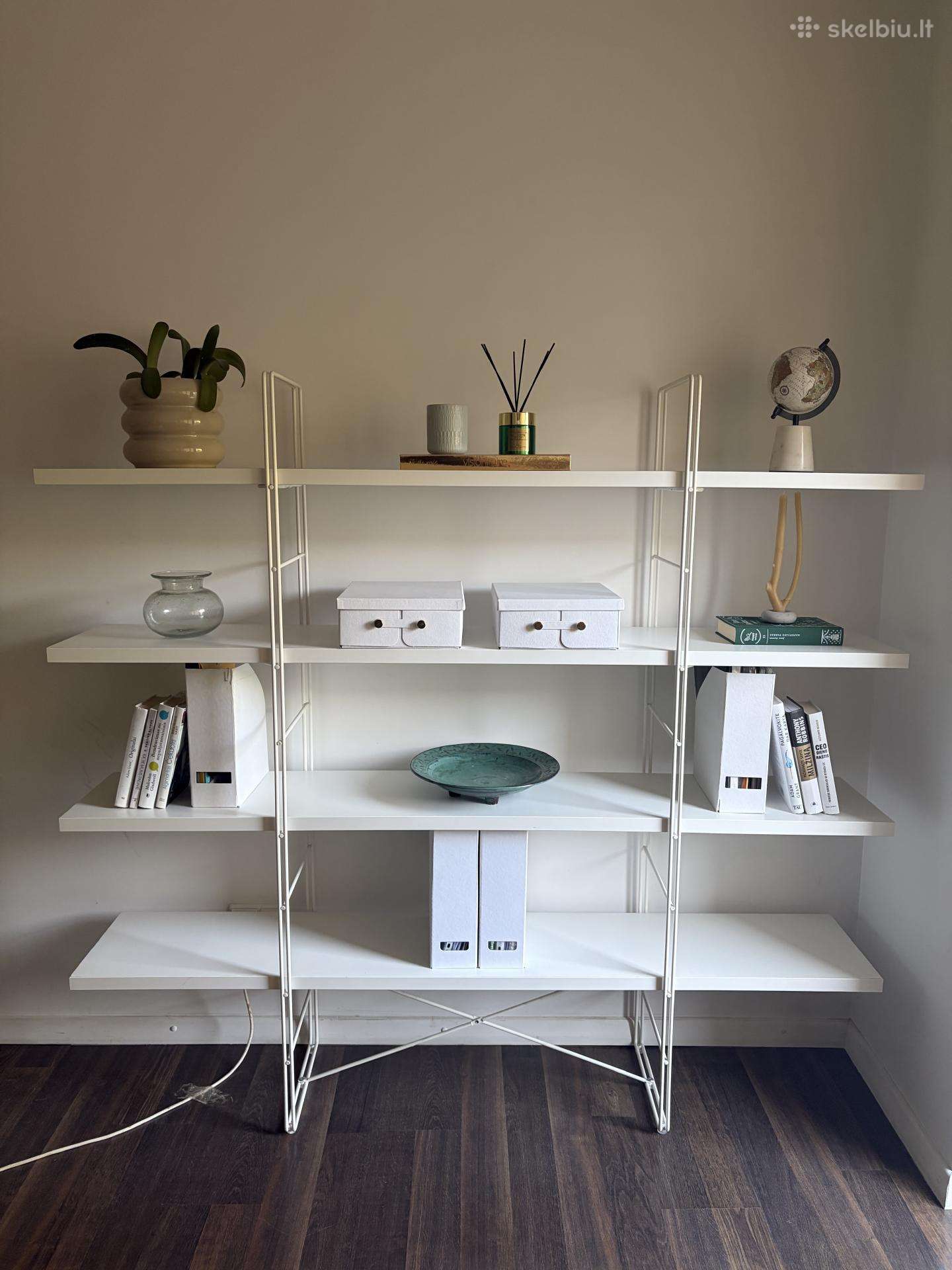 Ikea lentyna (ir butui, ir biurui)