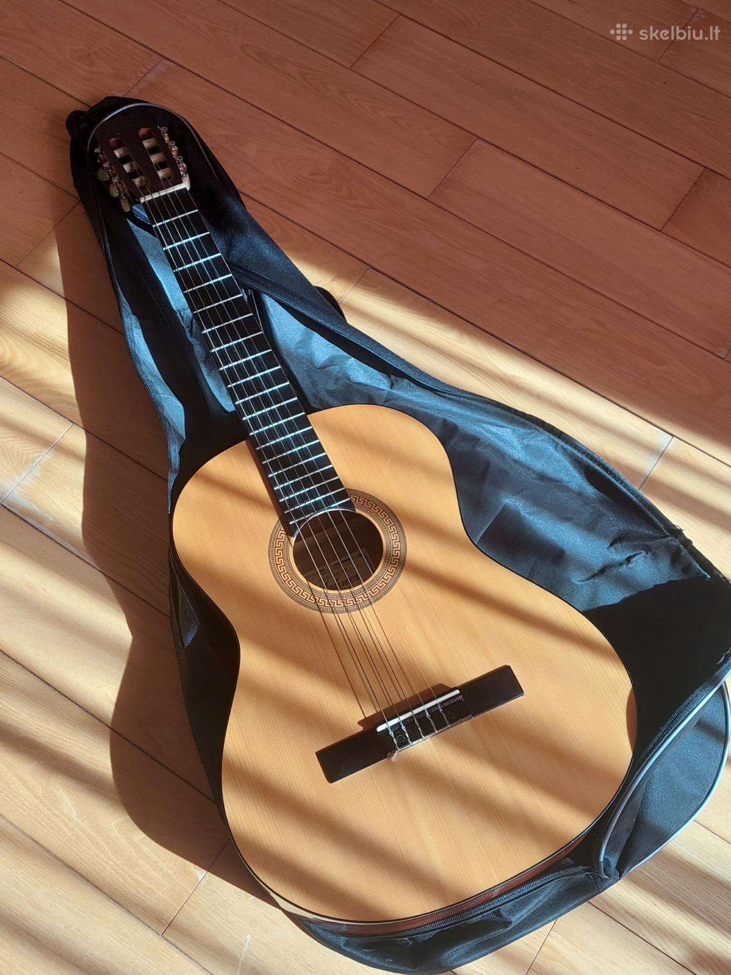 Hohner Hc-06 klasikinė gitara 4/4 + dėklas