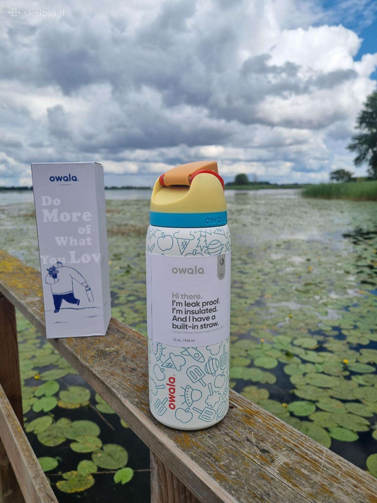 Owala Freesip Explorer (32 oz / 946 ml)