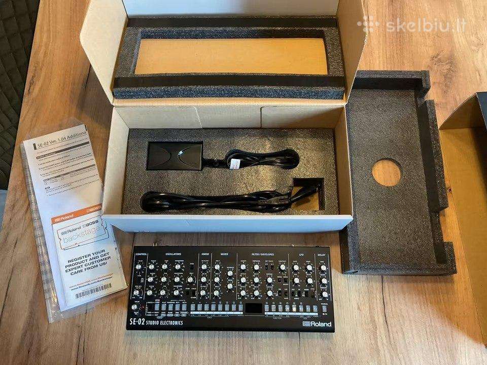 Roland Se 02