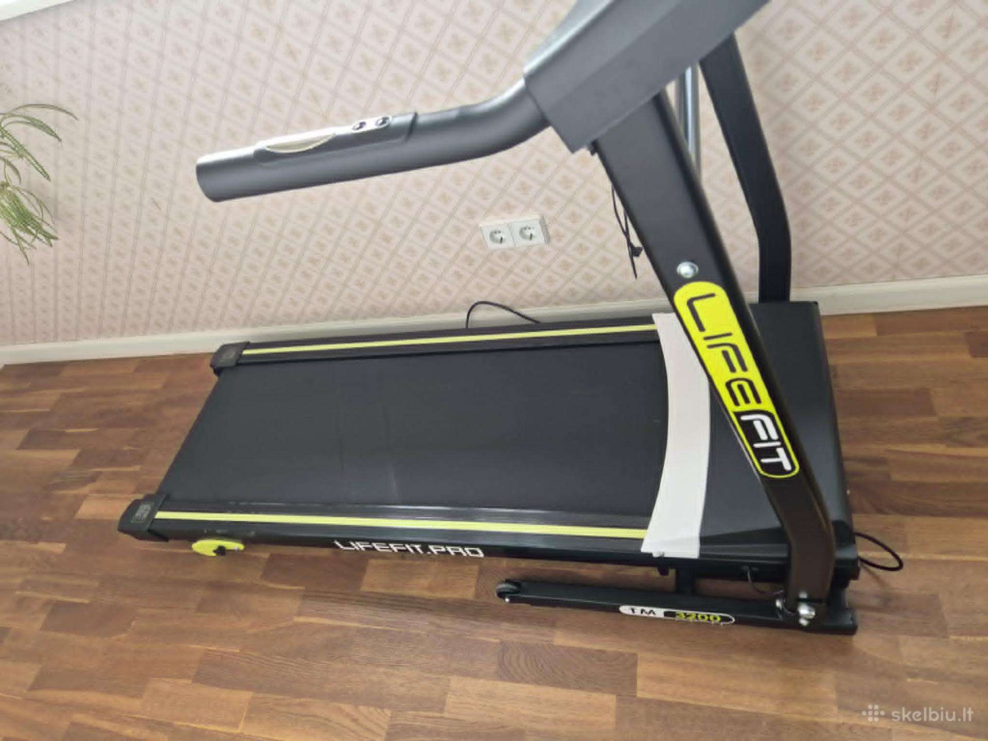 Parduodu bėgimo takelį Tm-3200 Lifefit