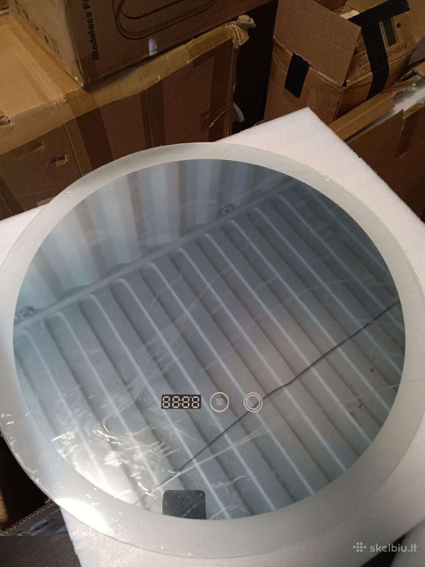 LED veidrodis 50*50