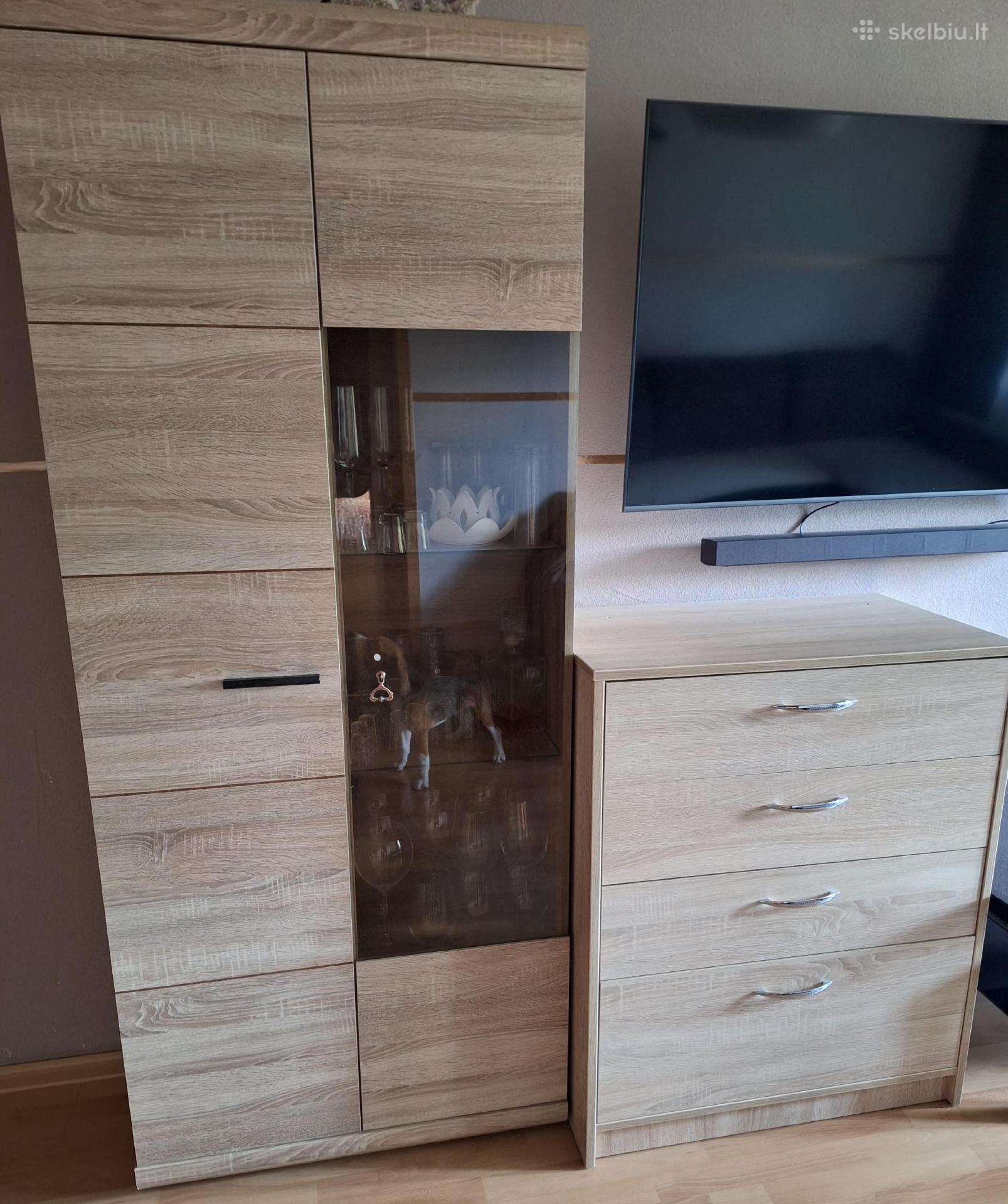 Komoda ir sekcija
