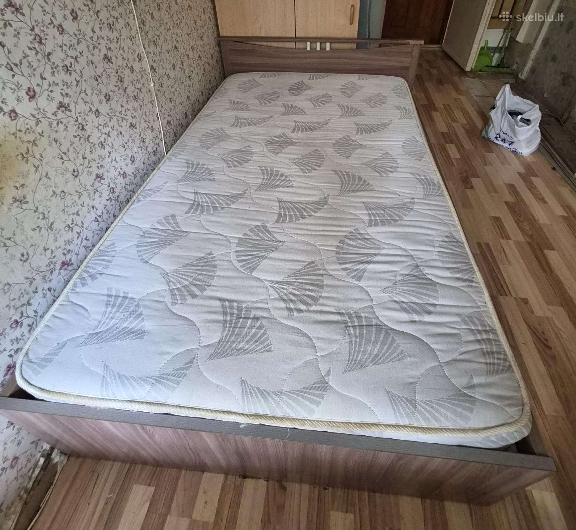 Parduodu lova su čiužiniu 65 €