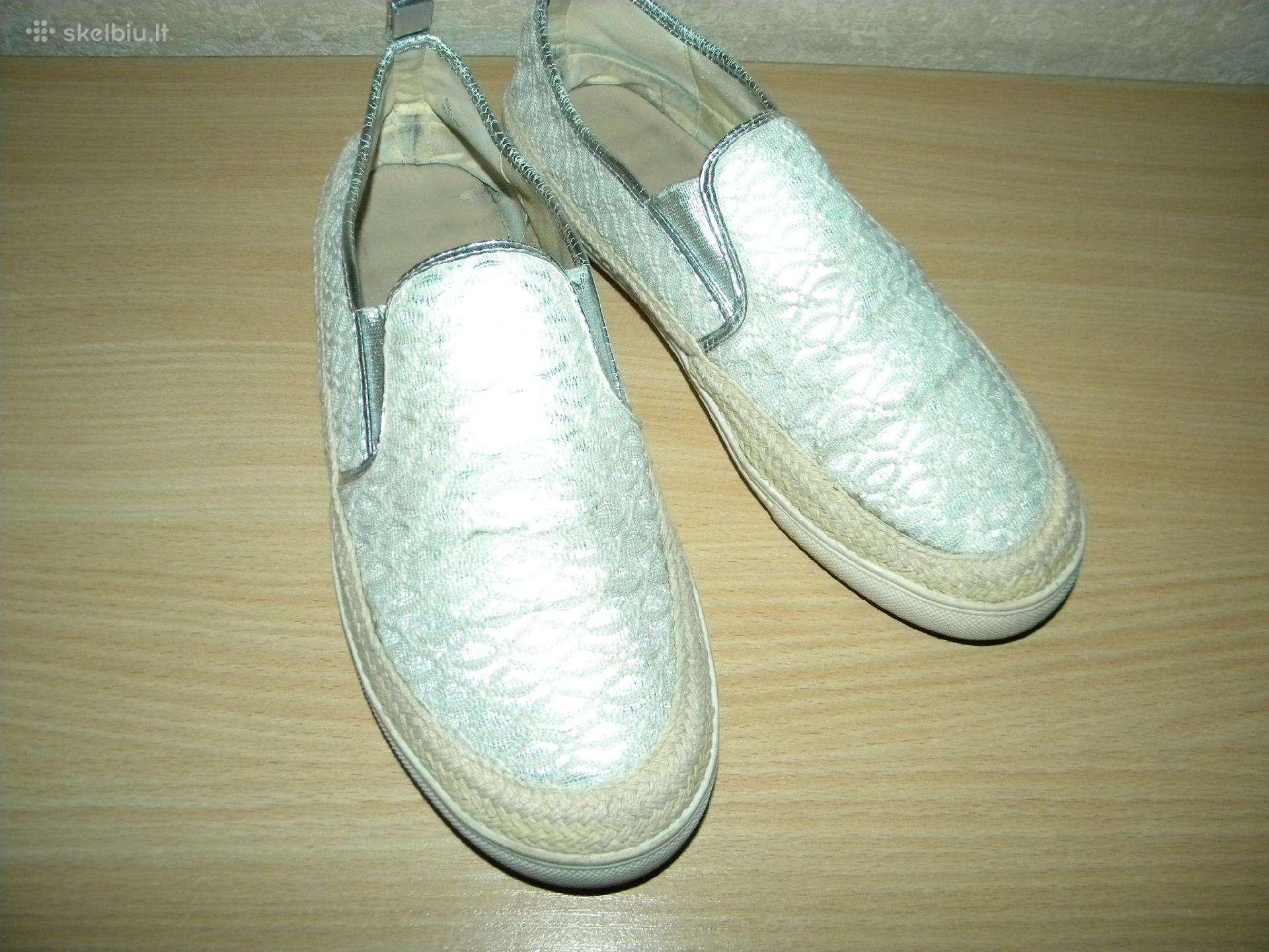 Laisvalaikio bateliai