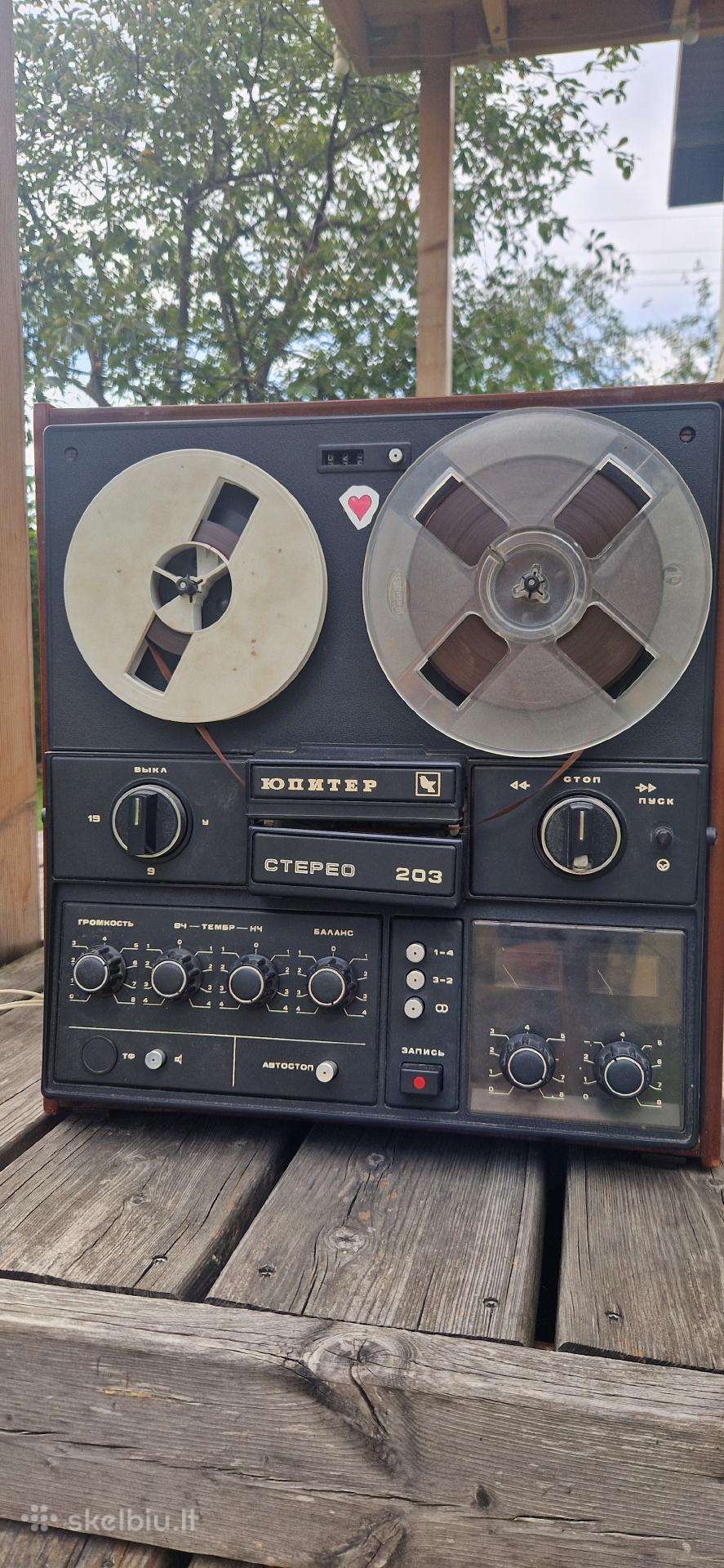 Jupiter 203 stereo magnetafonaa