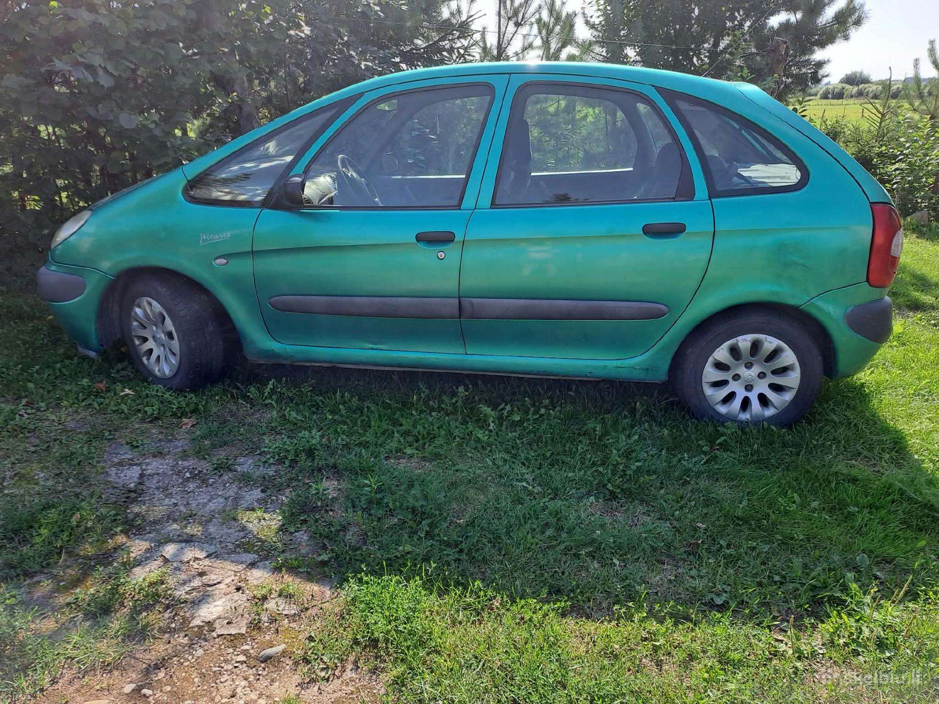 Parduodu automobilį