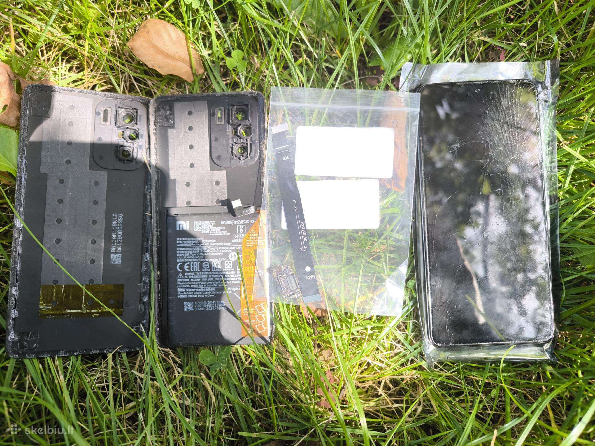 Poco F3 įskilęs veikiaštis display ir kitos dalys