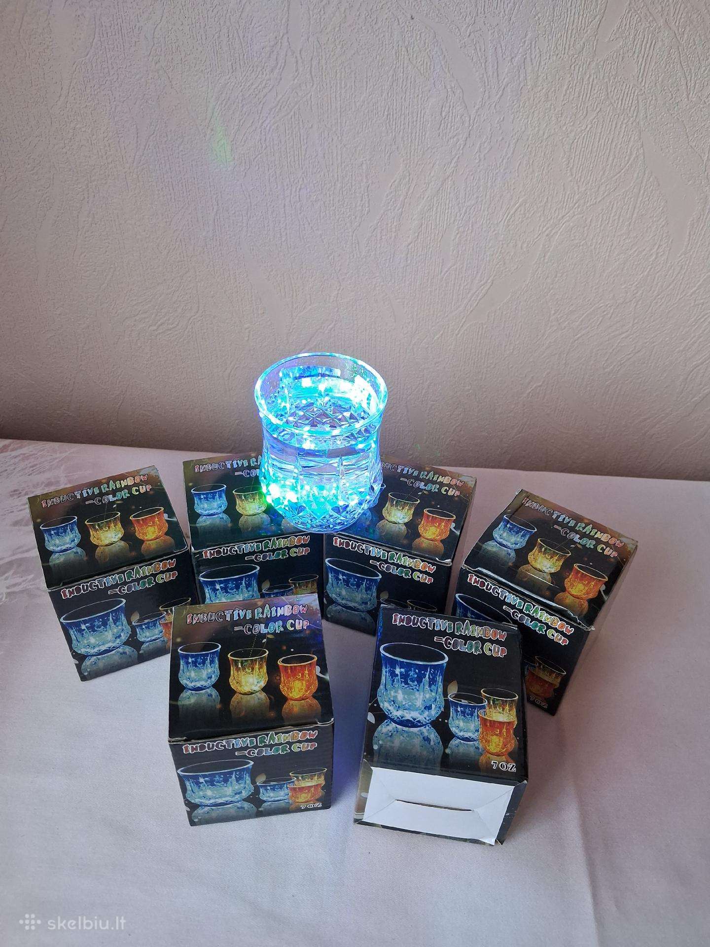 Šviečiančios LED stiklinės