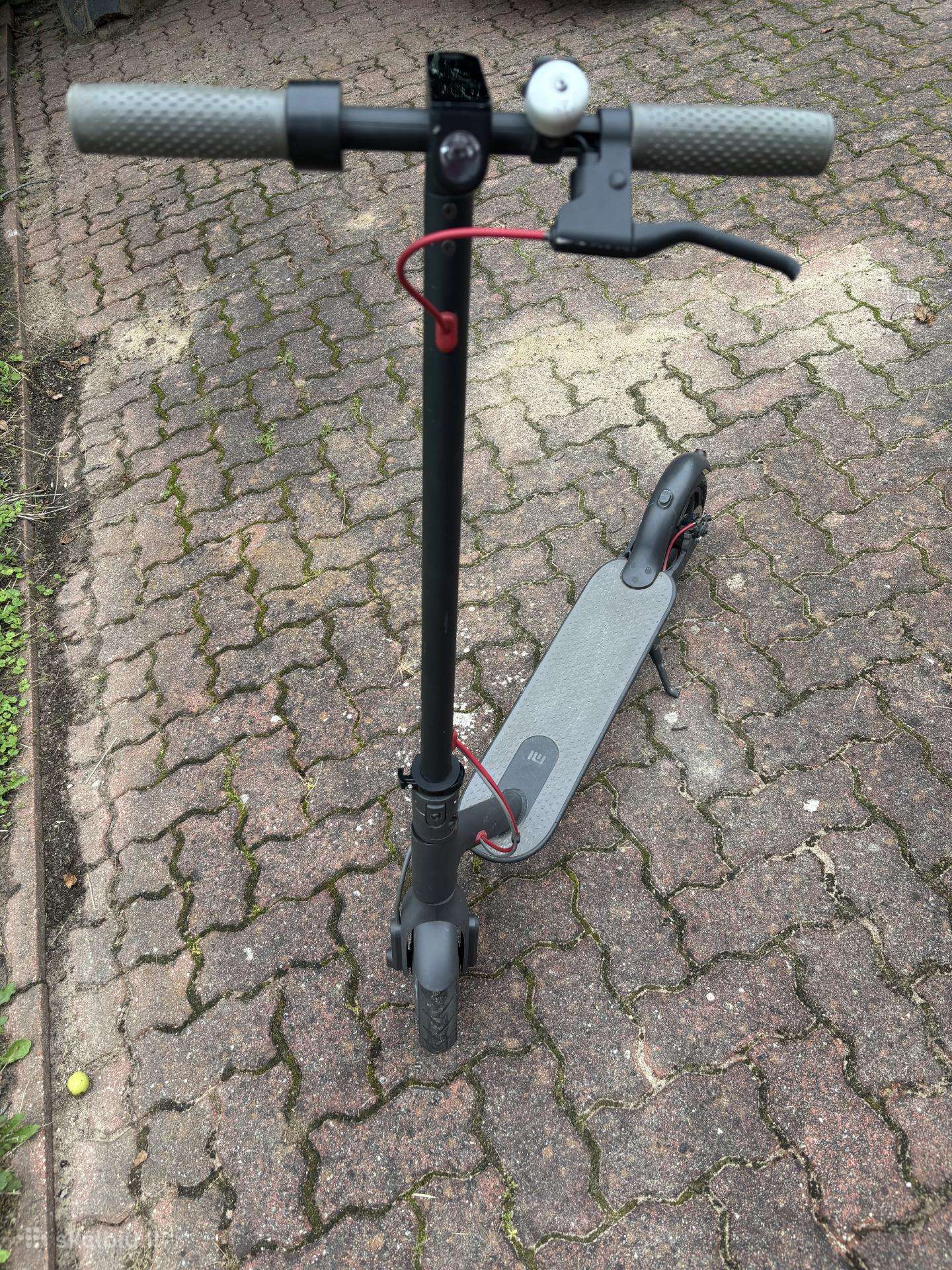 Parduodu 2 Xiaomi paspirtukus. Po 150 €.