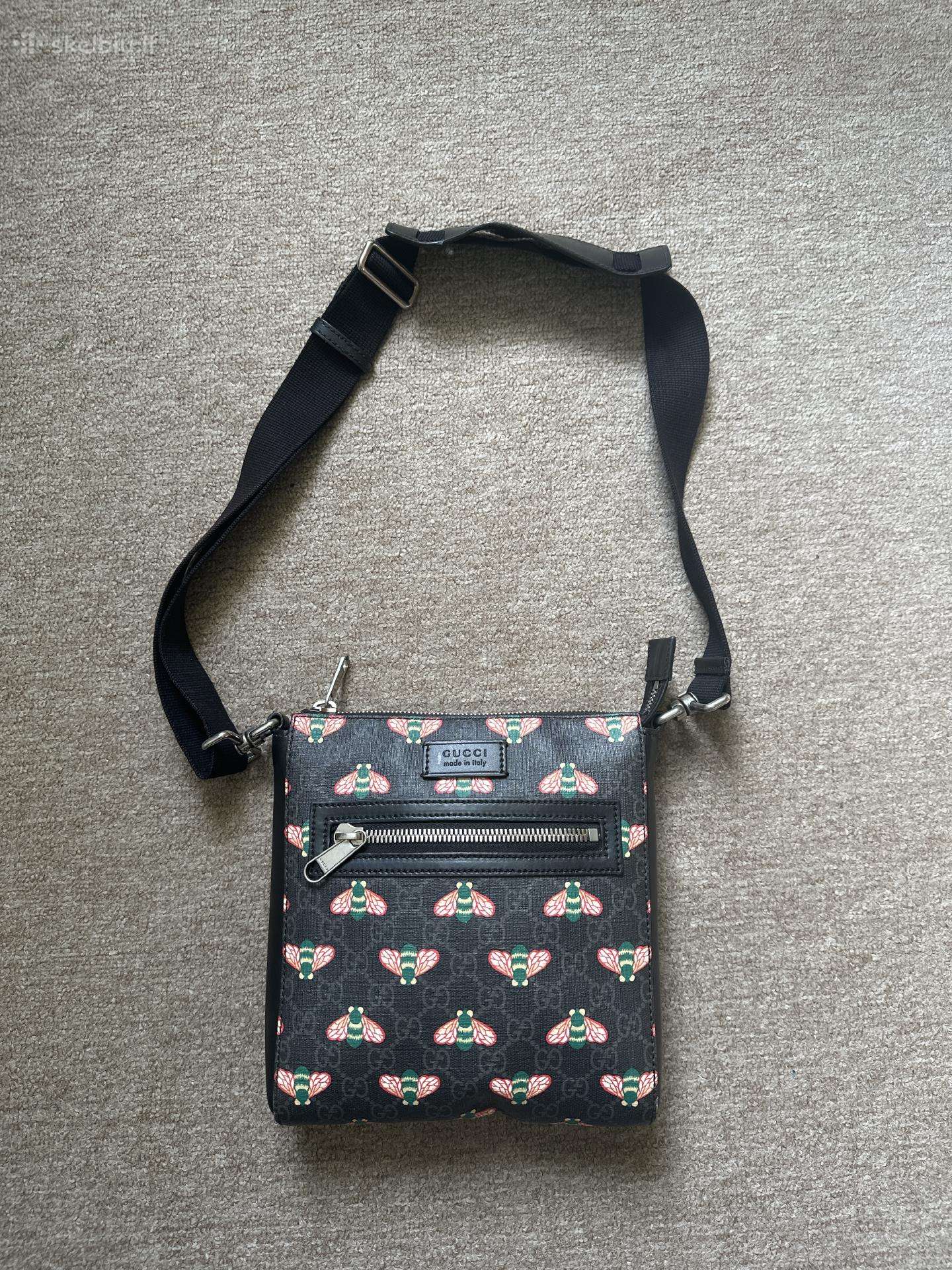 Originali Gucci Gg Supreme „bee“ rankinė.