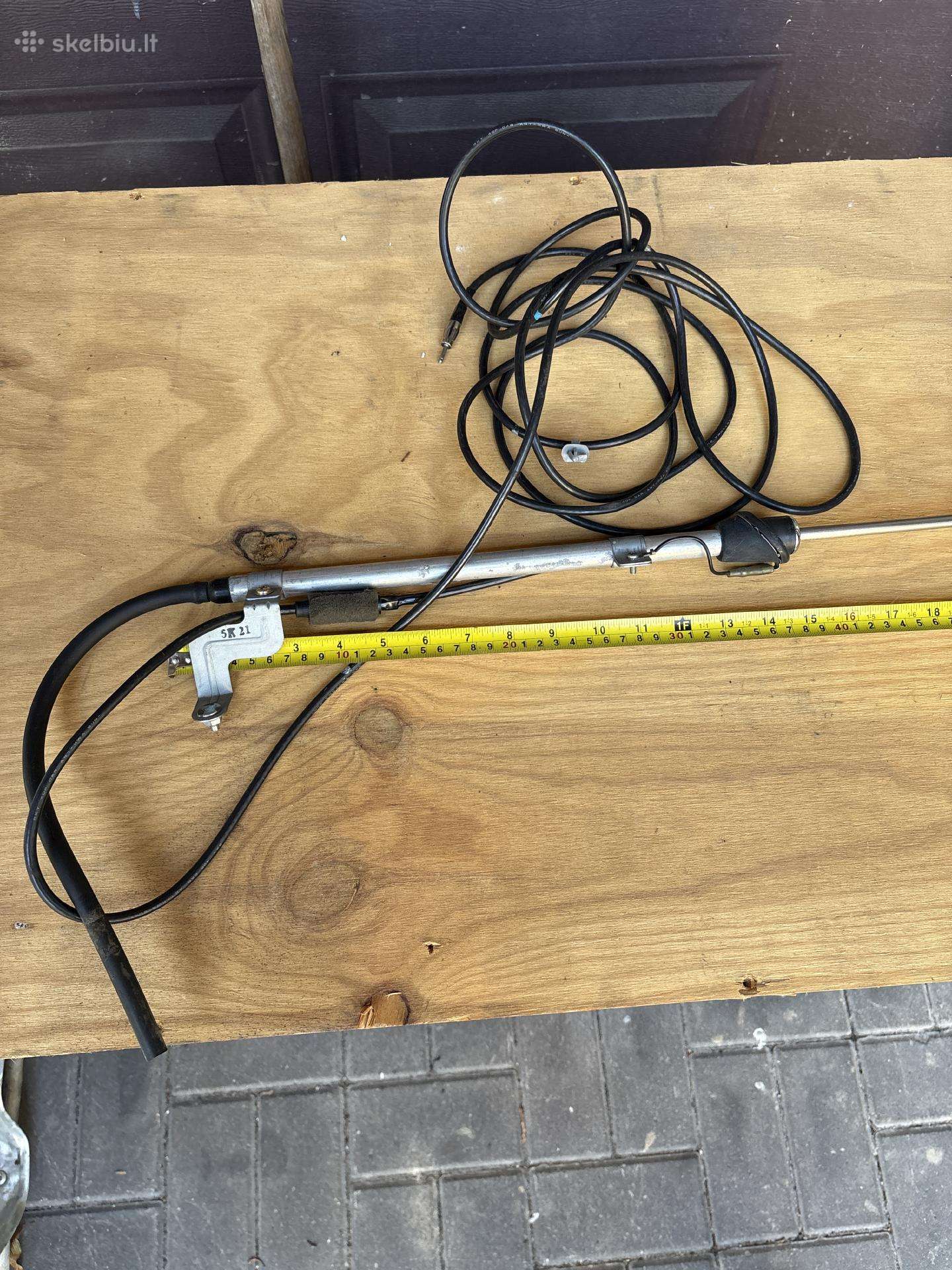 Antena automobilinė