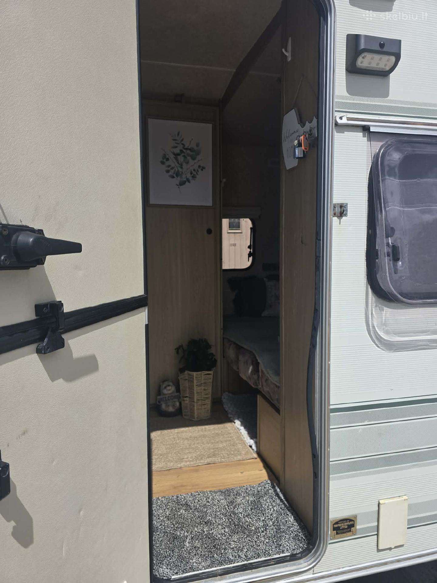 Prikabinamas karavanas Charlton 500/5