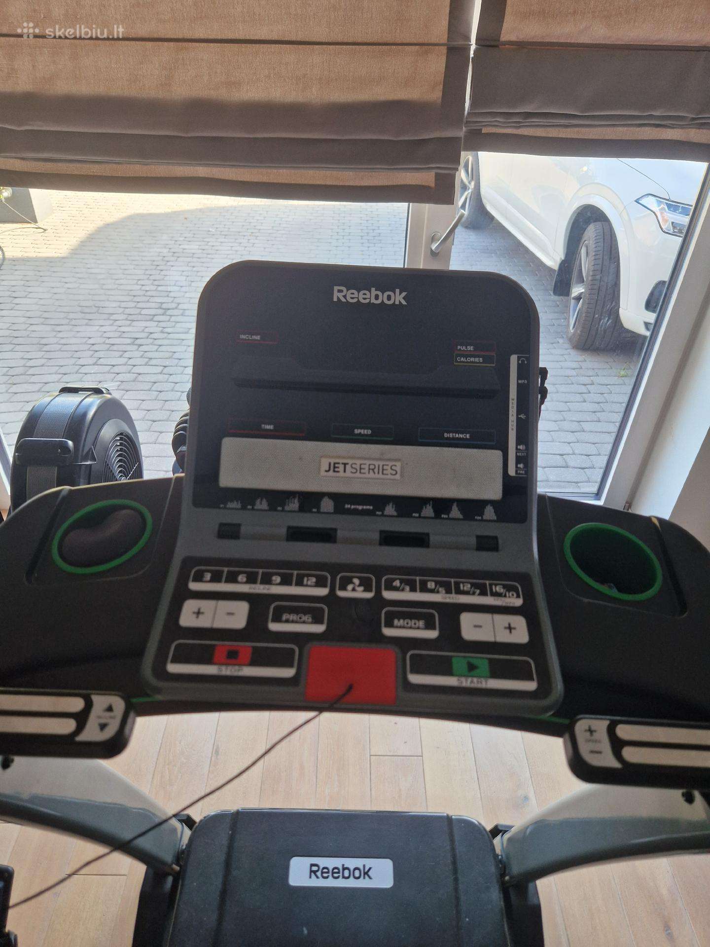 Reebok Jet 200