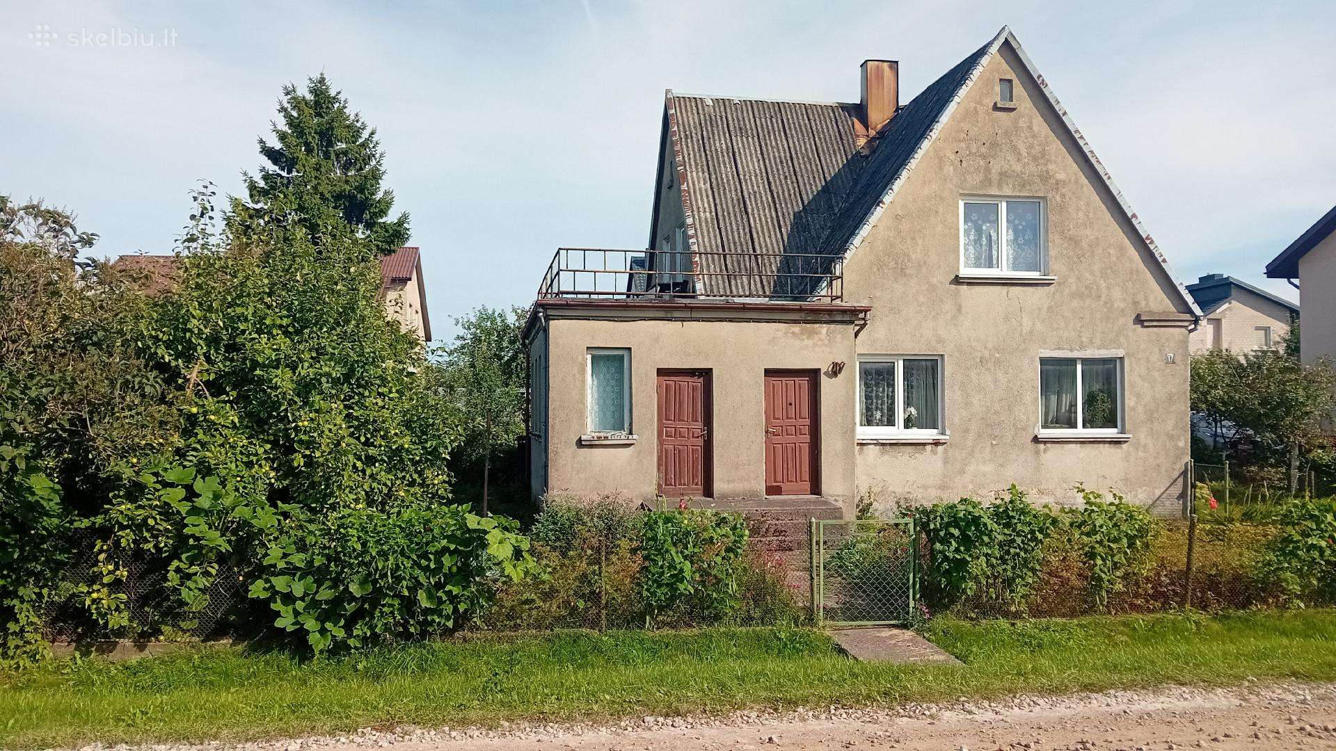 Parduodama mūrinio namo dalis Kretingoje
