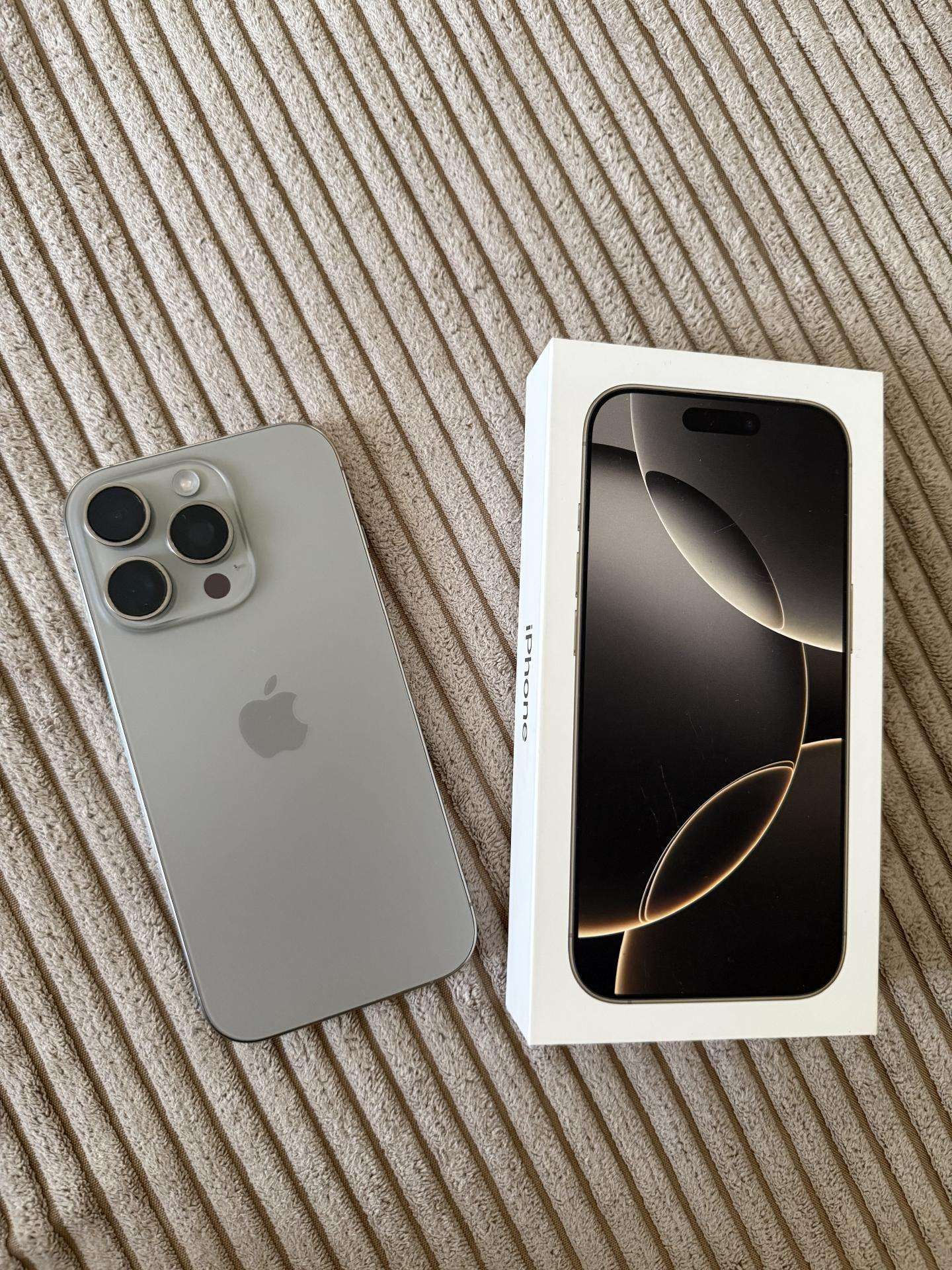 iPhone 16 pro 128gb 90% baterija