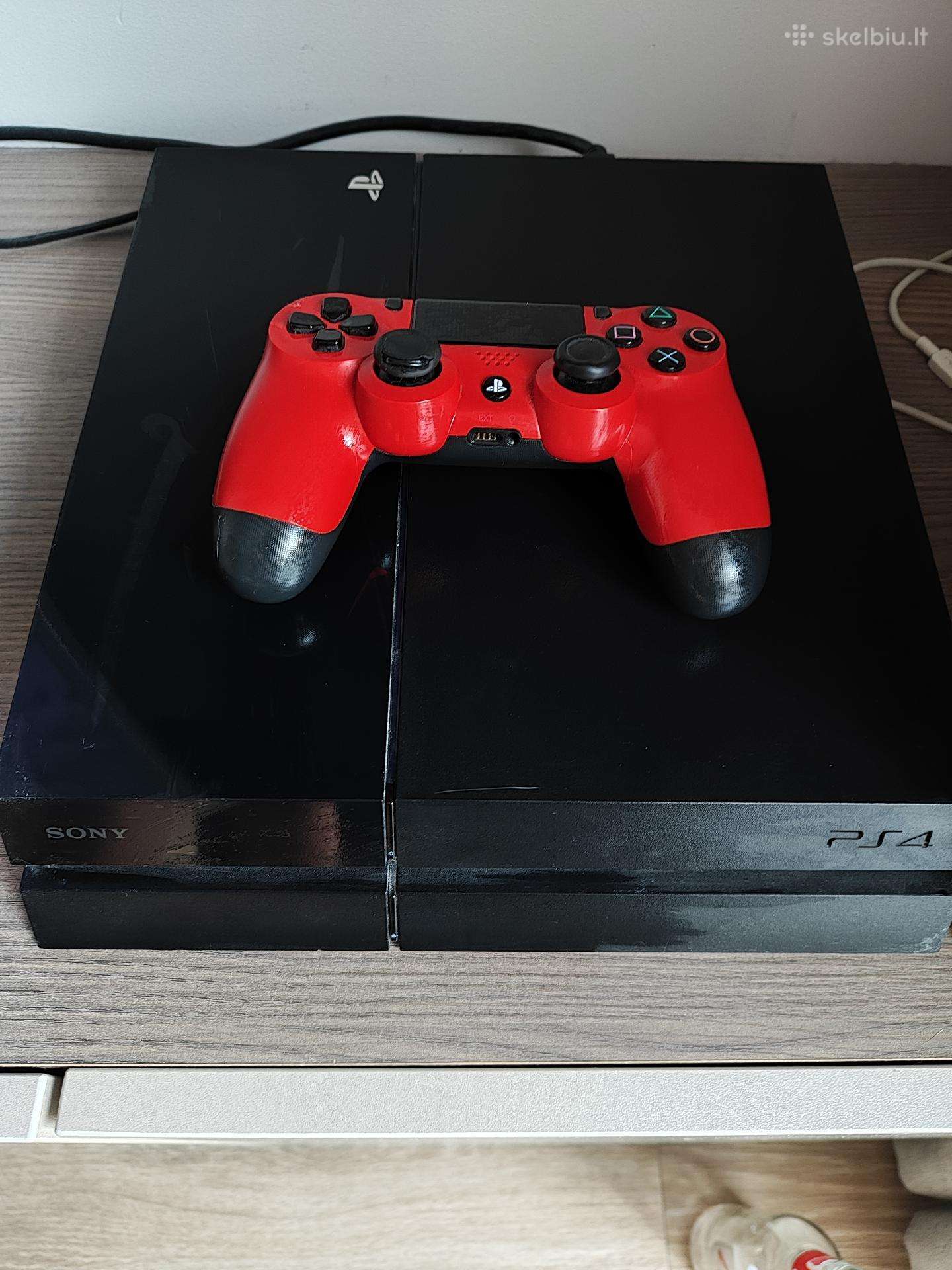 Playstation 4 su zaidimais