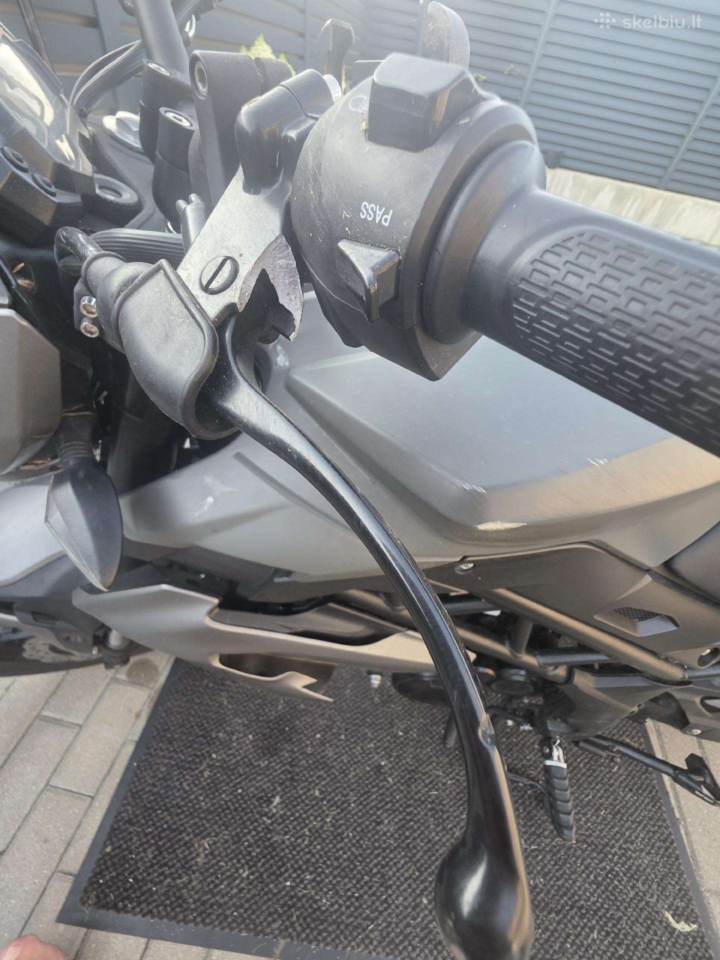 Benelli 125, street / classic