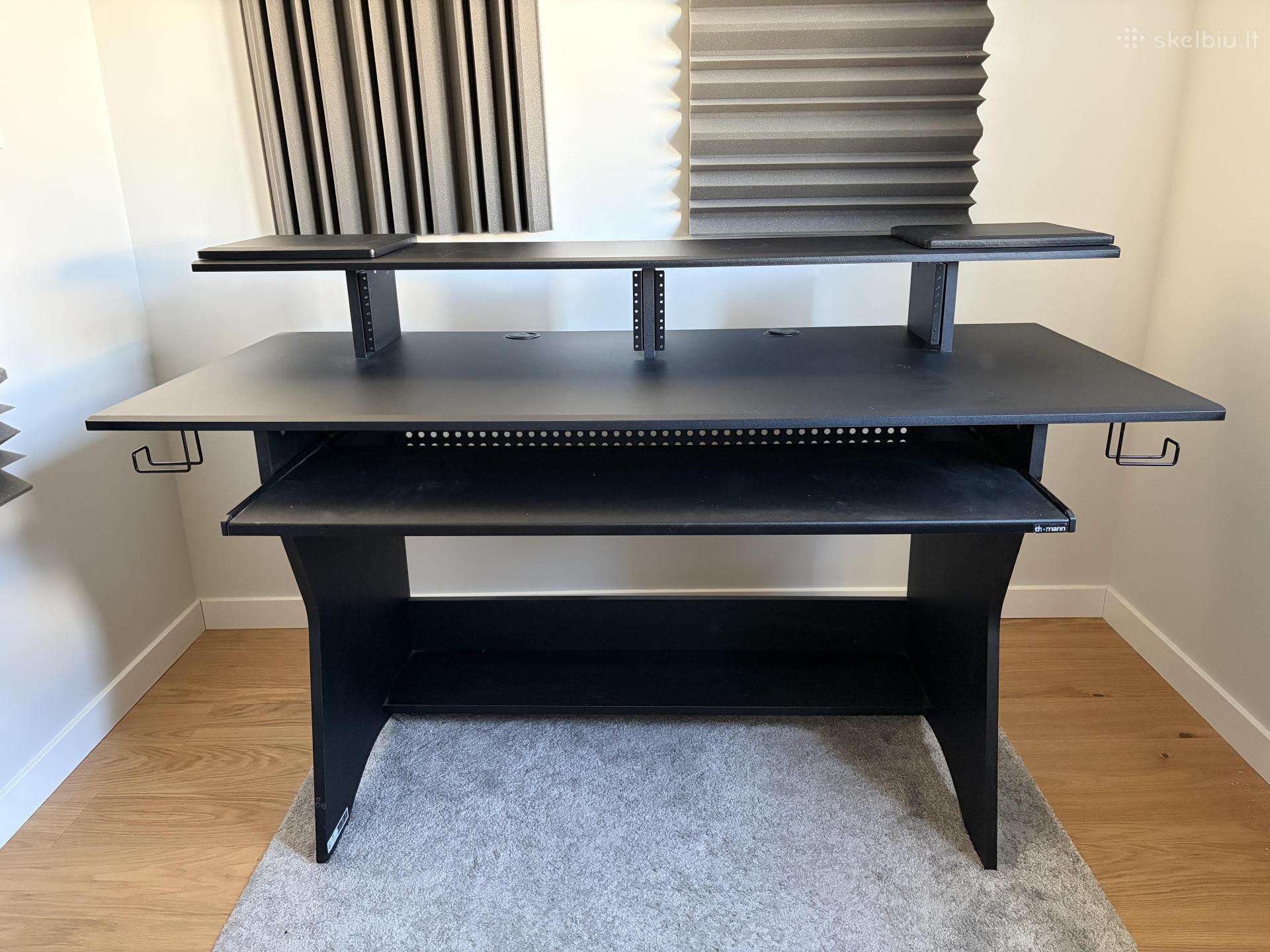Thomann muzikos studijos stalas L Black