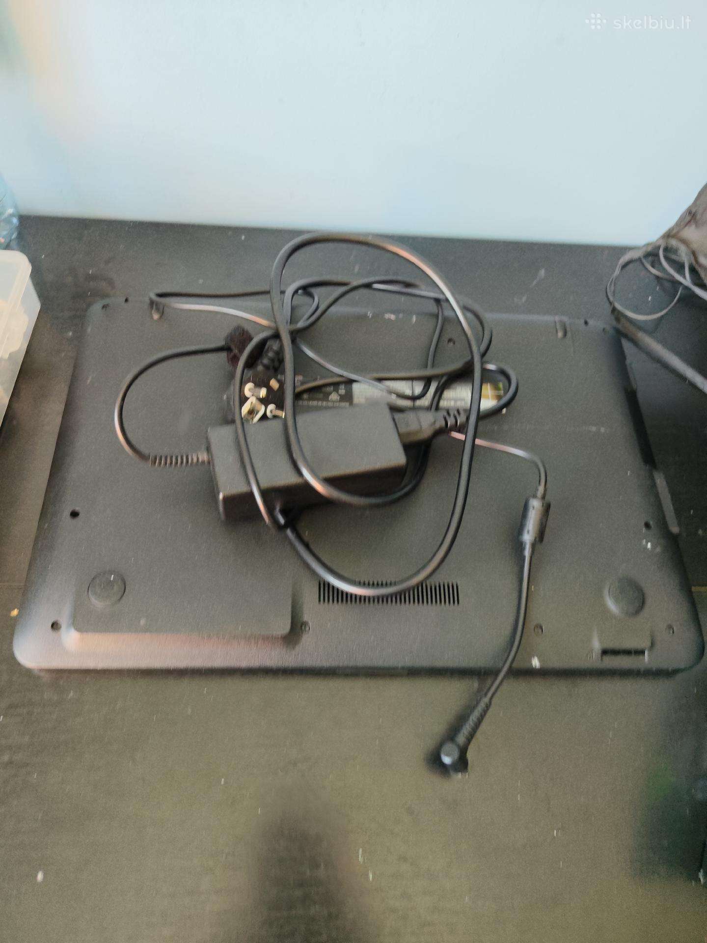 Skubiai parduodamas senesnis Asus nešiojamas komp