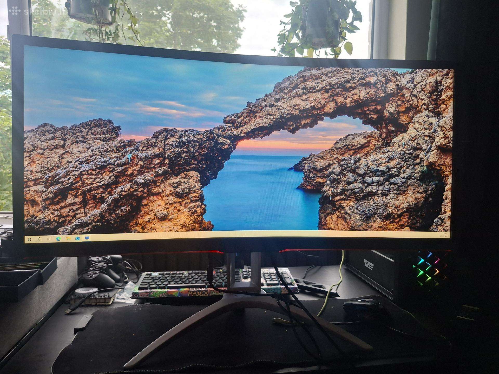 Lenktas 35" Aoc Agon 200hz
