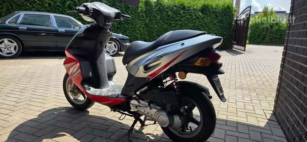 Daelim S-five 50cc, scooters / mopeds