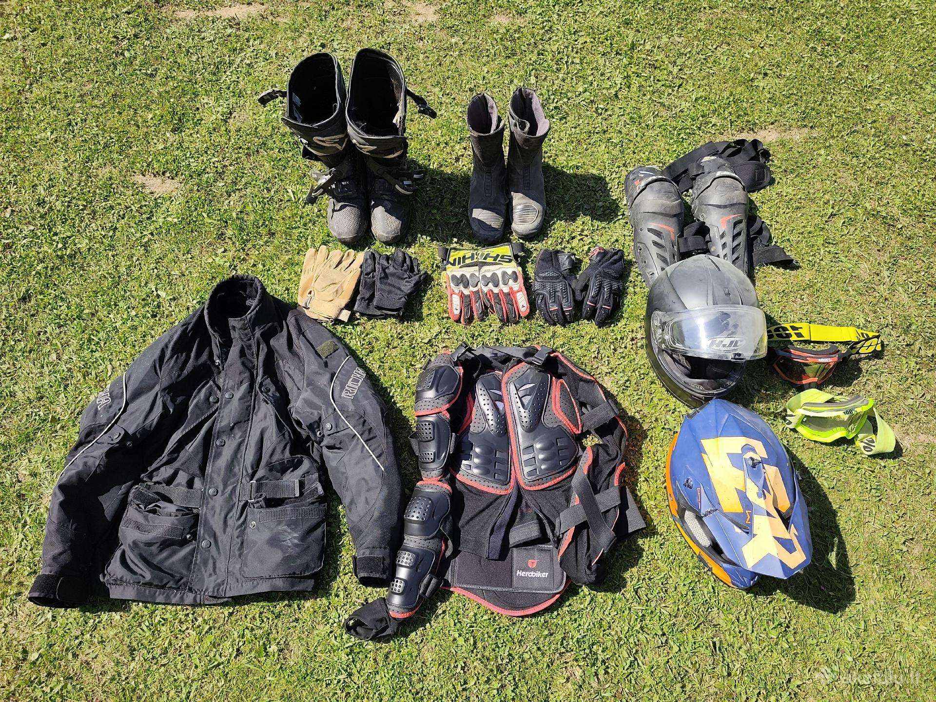 Dėvėta enduro apranga