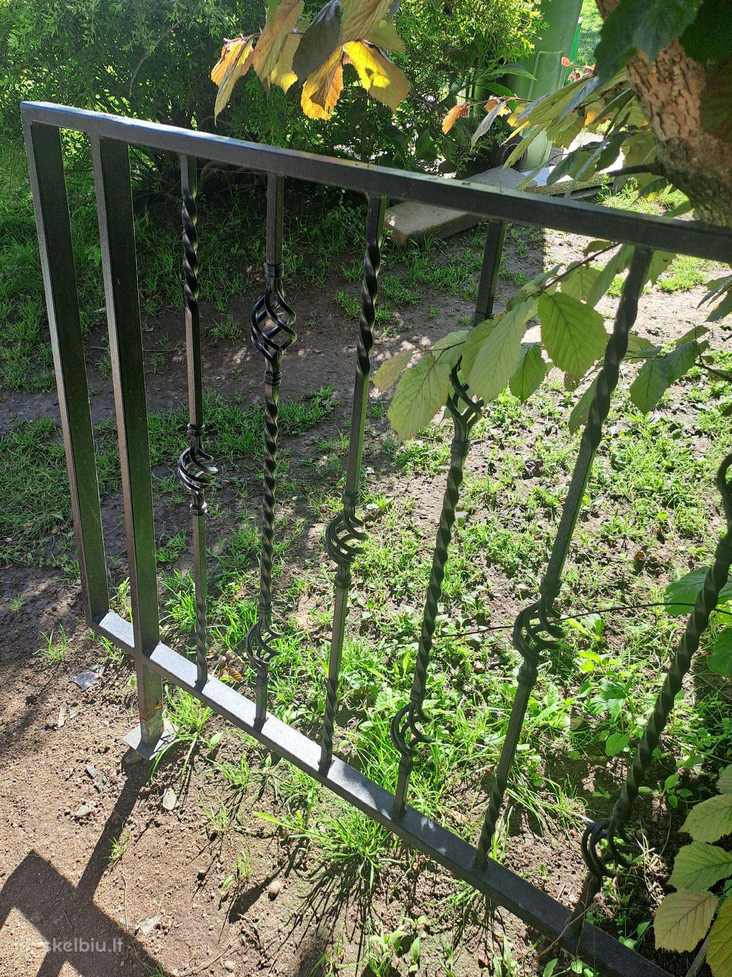 Parduodu metaline balkono tvorele