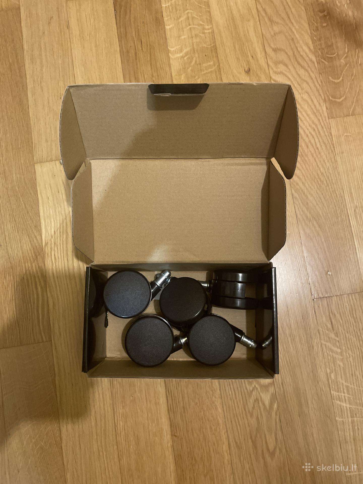 Dovanoju plastmasinius ratukus