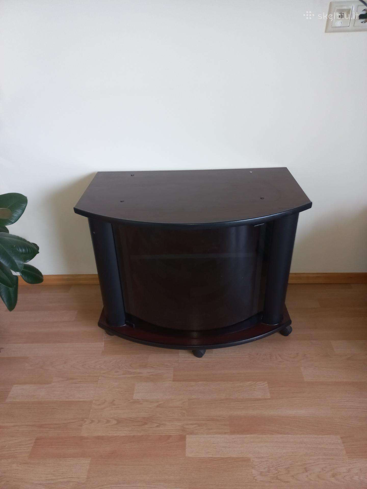 Atiduodu TV staliuką