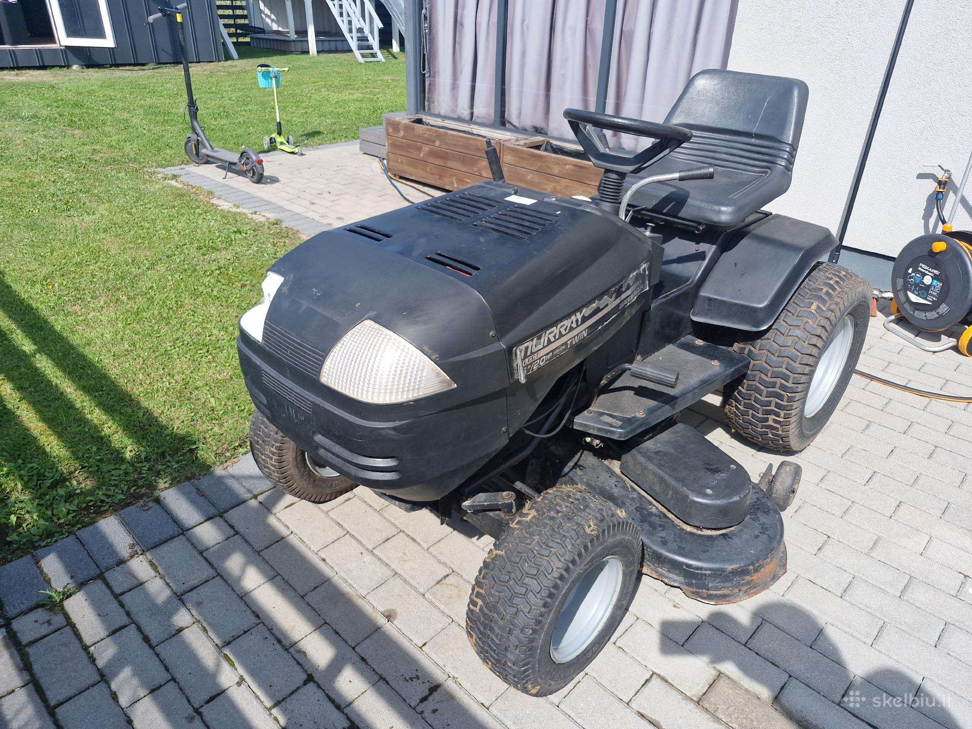 Murray 46 inch 20hp twin