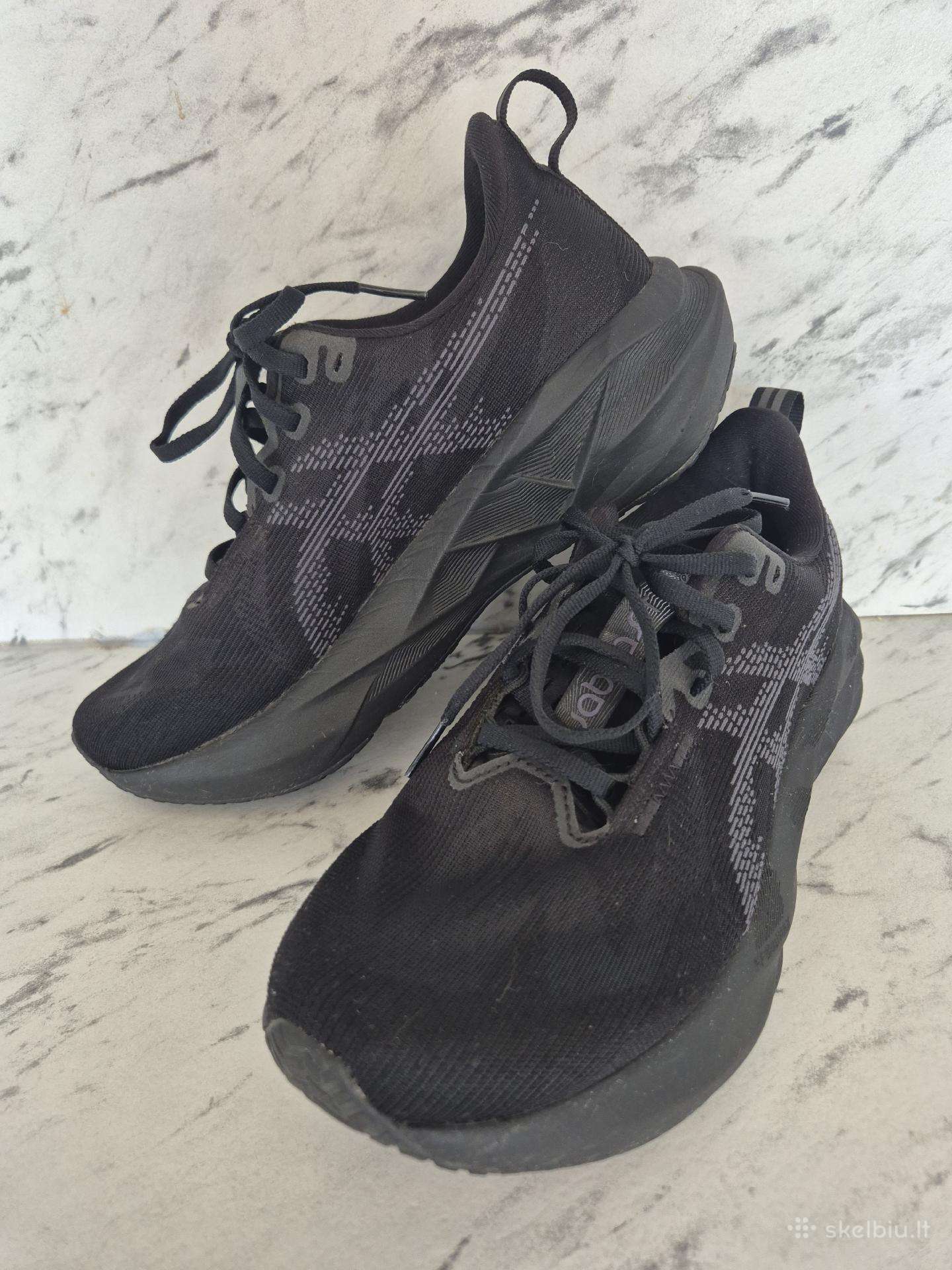 Asics Novablast 5. Dydis 39,5. Juoda & Opalo