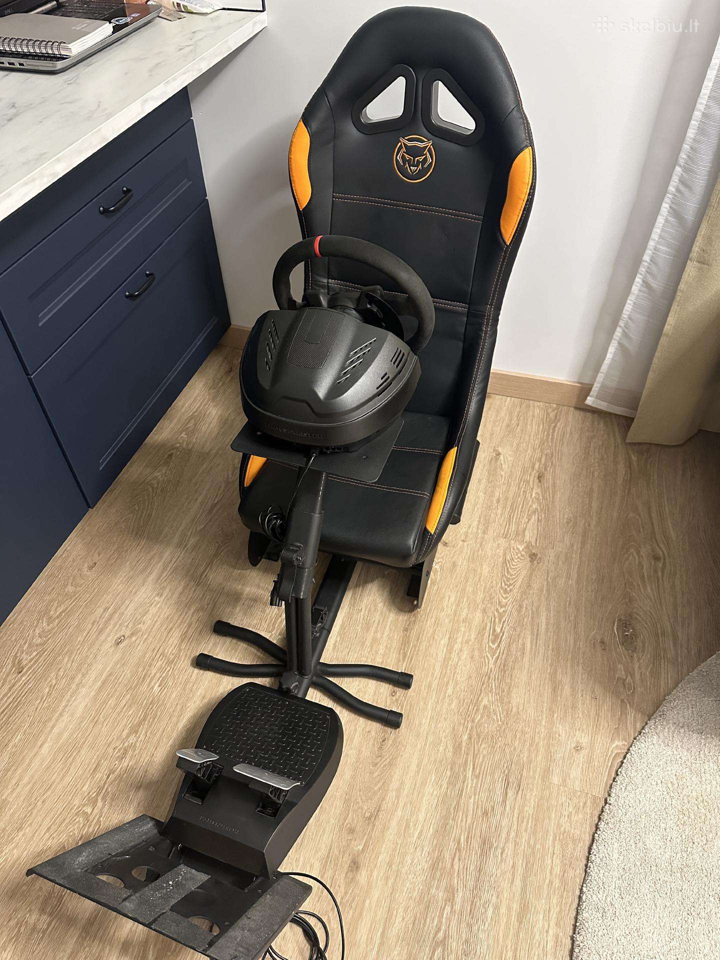 Thrustmaster lenktynių simuliatorius