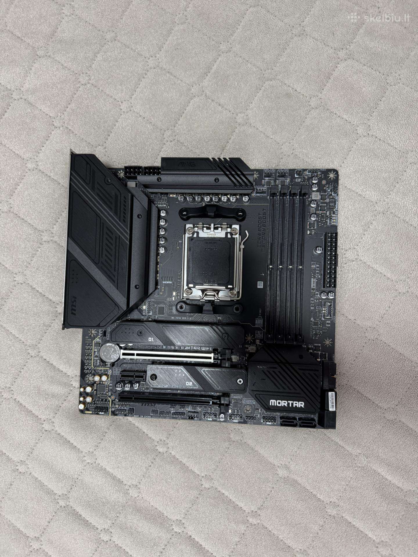 Msi Tomahawk b650m ( am5 ) ( ddr5 )