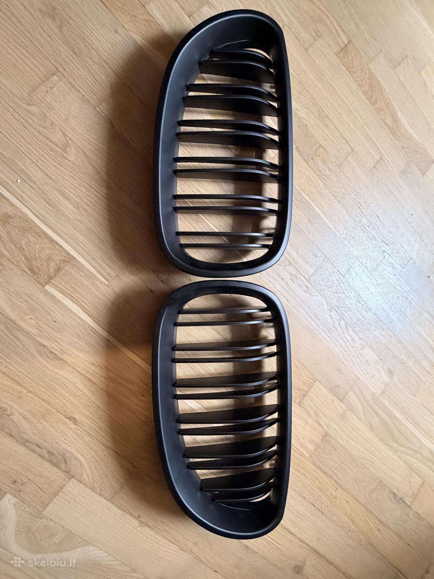 Bmw e60 dvigubos matinės grotelės