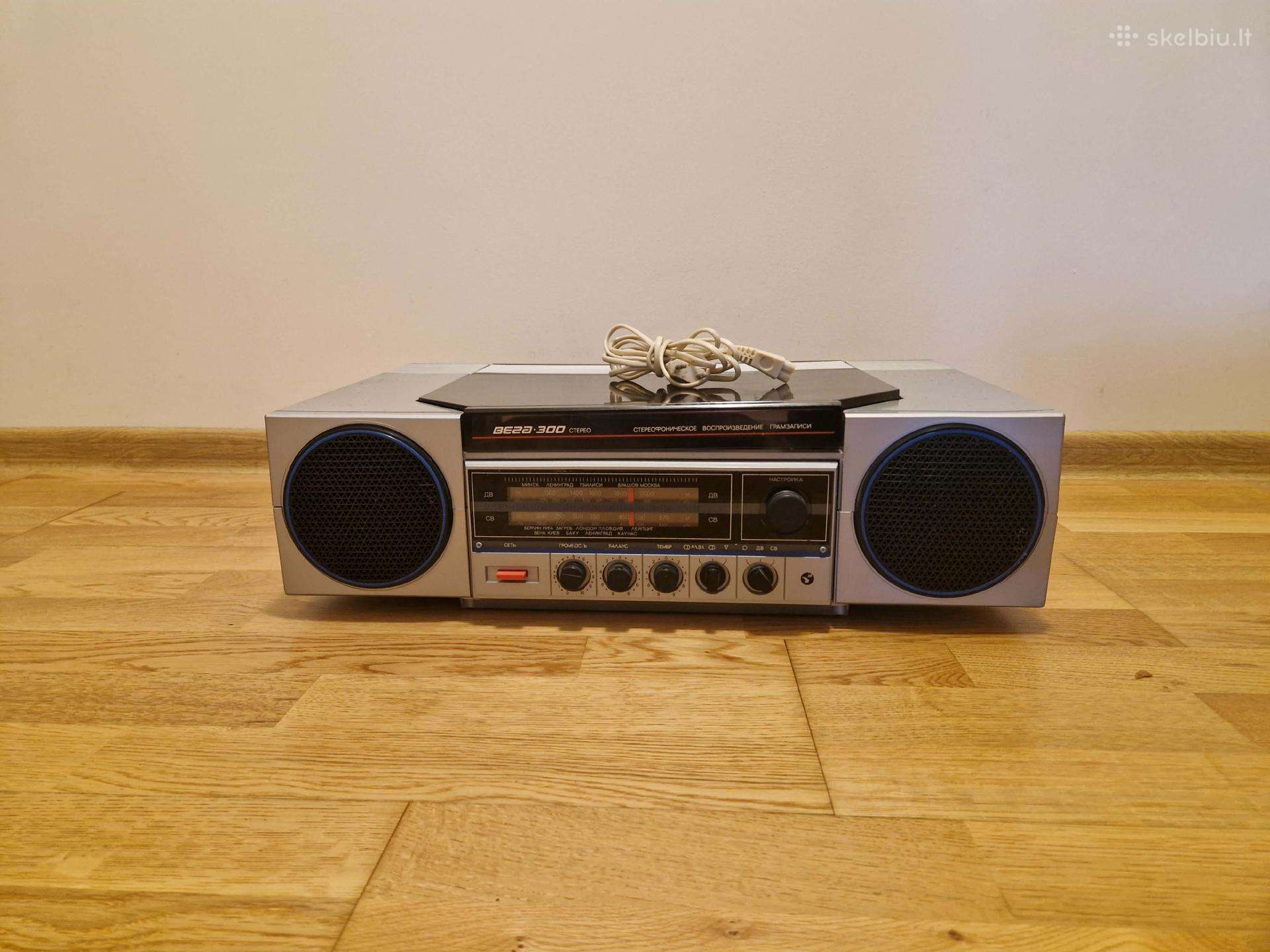 Vega 300 Stereo patefonas vin. plokštelių grotuvas