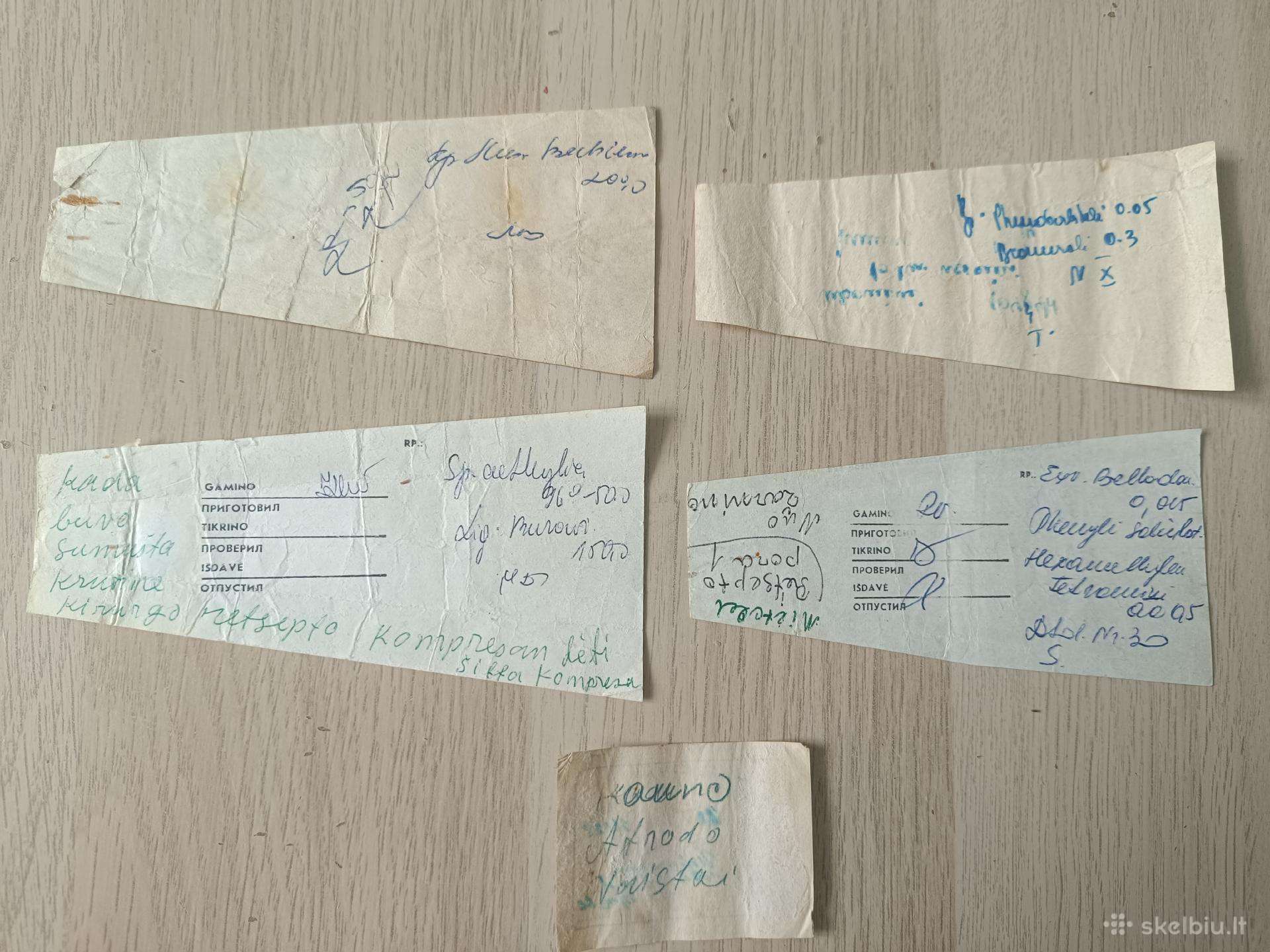 Latviška tarpukario adatų dėžutė