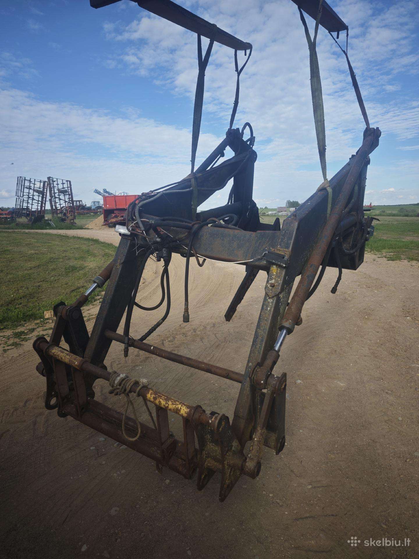 Mtz frontalinis krautuvas
