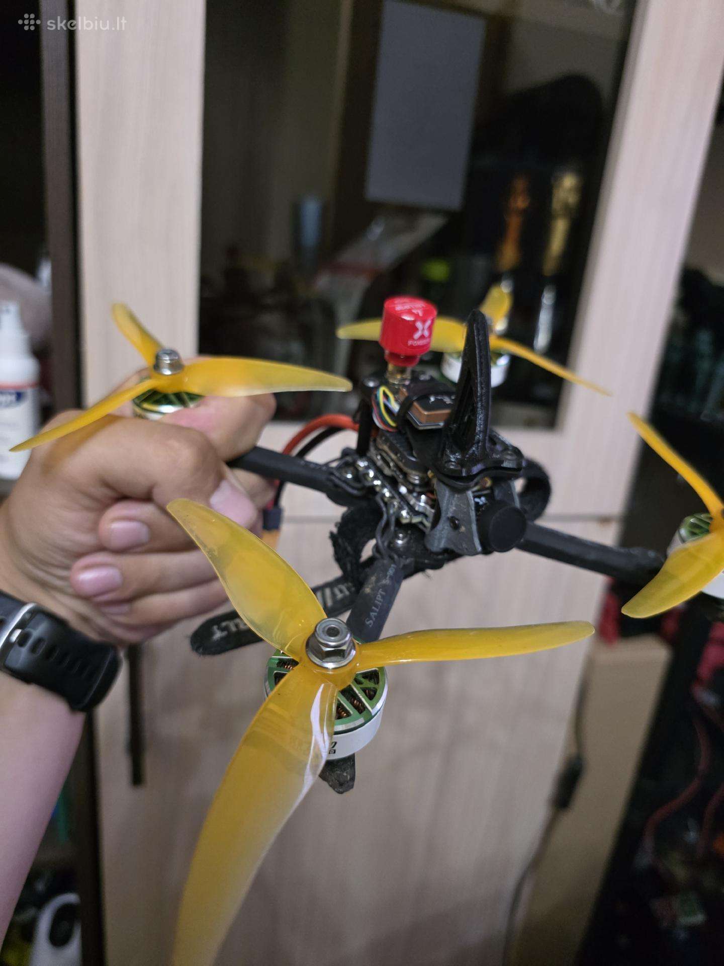 Fpv dronas five33 5 inch