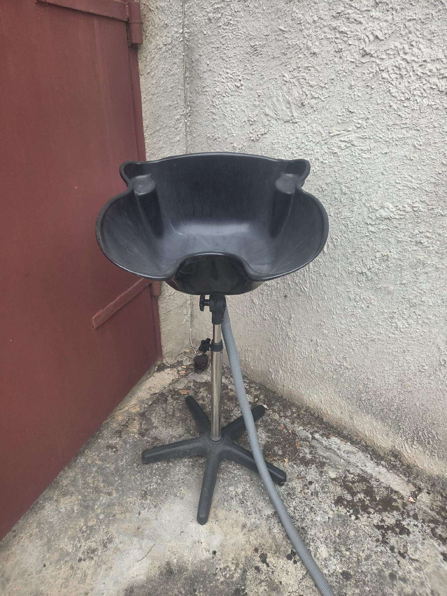 Mobili kirpyklos plautuvė