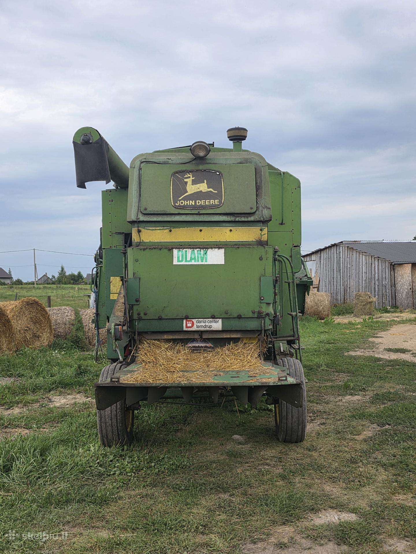 John Deere 1055, combine harvesters