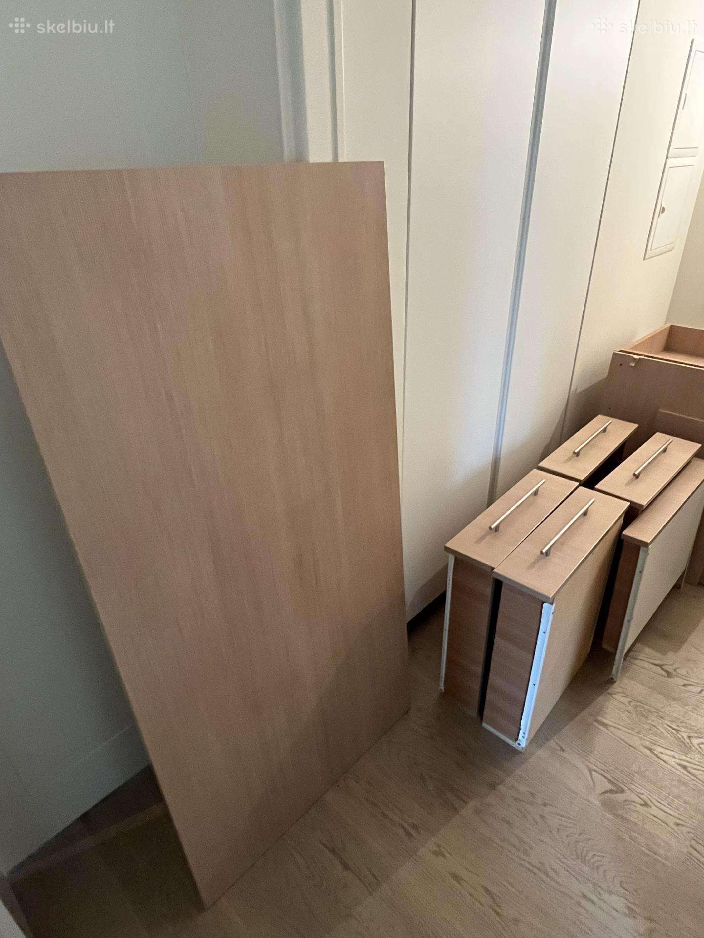 Rašomasis stalas 140x70 cm su 4 stalčiais