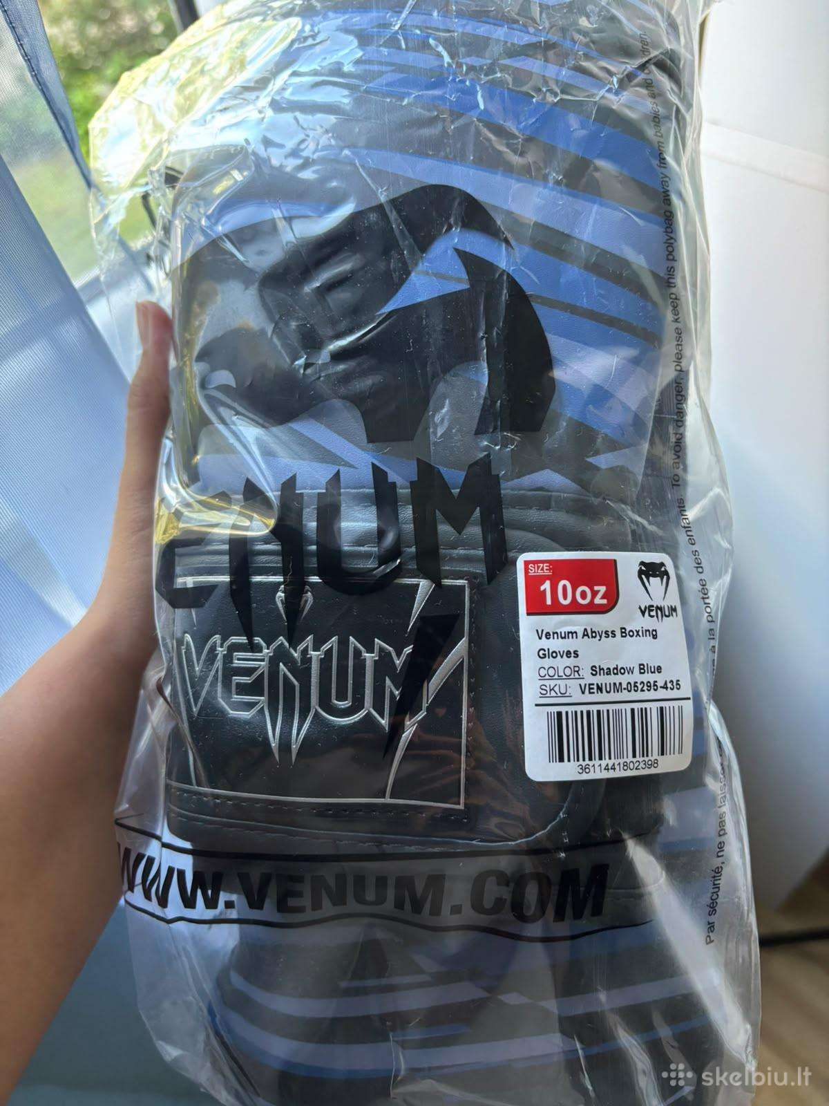 Naujos „Venum Abyss“ bokso pirštinės – 10 oz