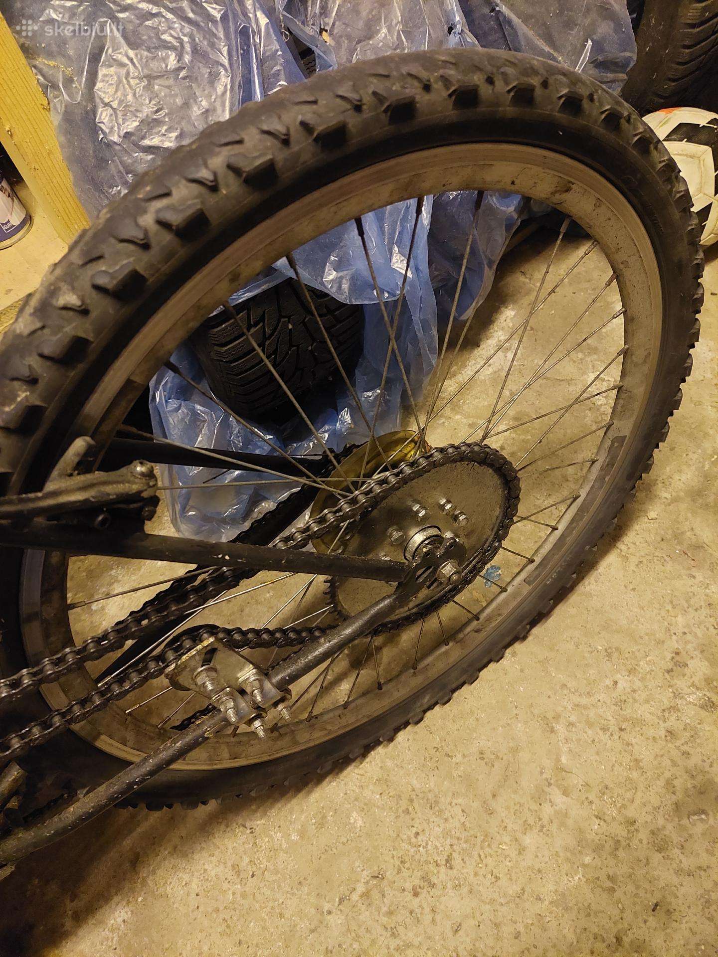 100cc(80 ištikrūjų) motorinis dviratis.
