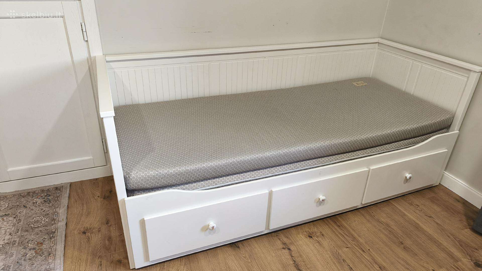 Ikea išskleidžiama lova