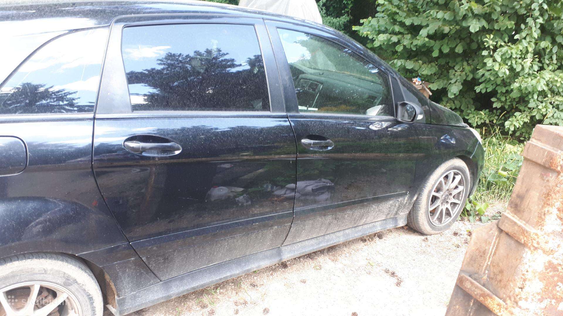 Mersedes automobili į VW golf
