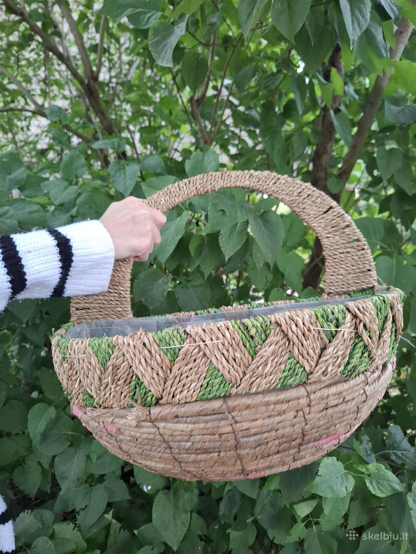 Pinti krepšiai/vazonai gėlėms